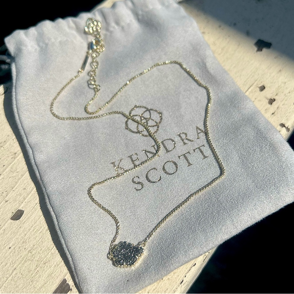 Kendra Scott Tess Gold Pendant Necklace in Platinum Drusy